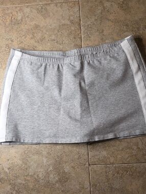 Women’s Athletic Gray Skort with White Side Panels